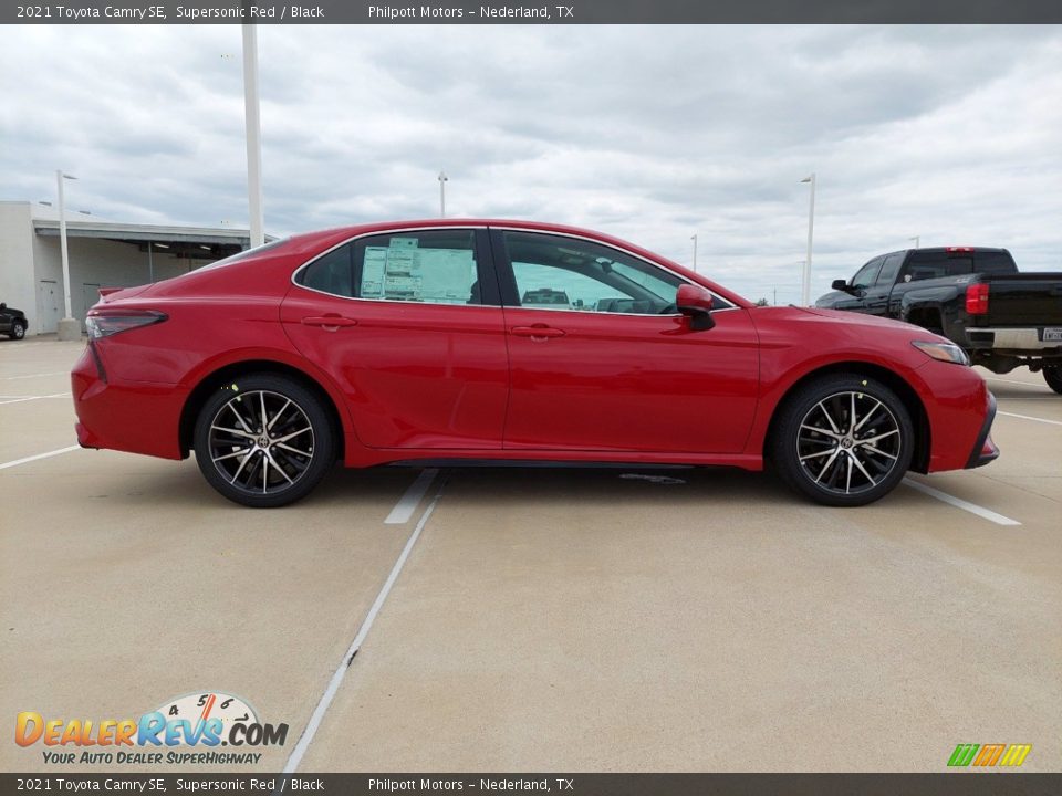2021 Toyota Camry SE Supersonic Red / Black Photo #12