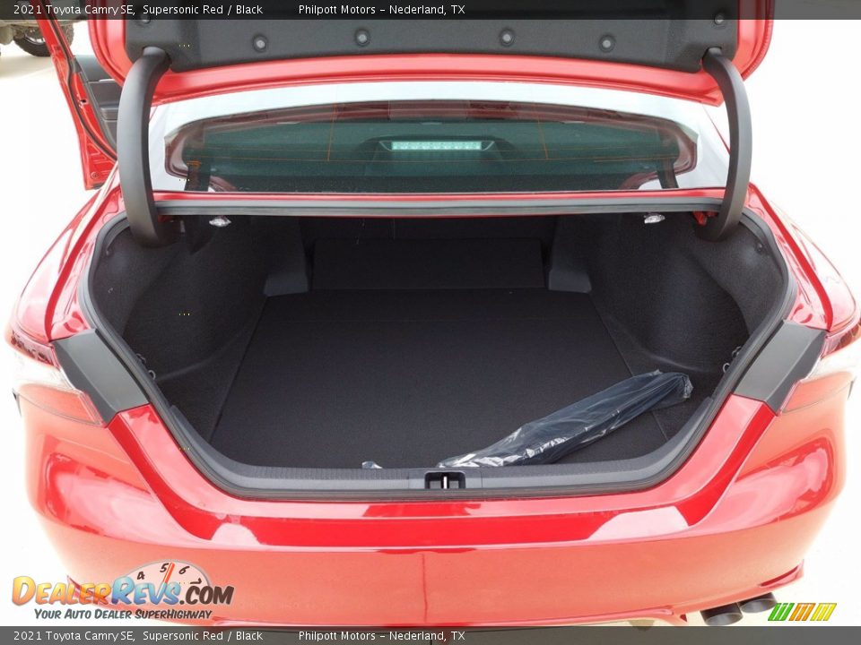 2021 Toyota Camry SE Supersonic Red / Black Photo #21