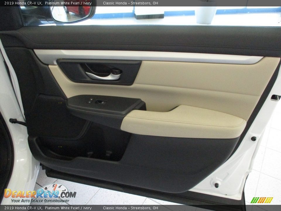 2019 Honda CR-V LX Platinum White Pearl / Ivory Photo #14