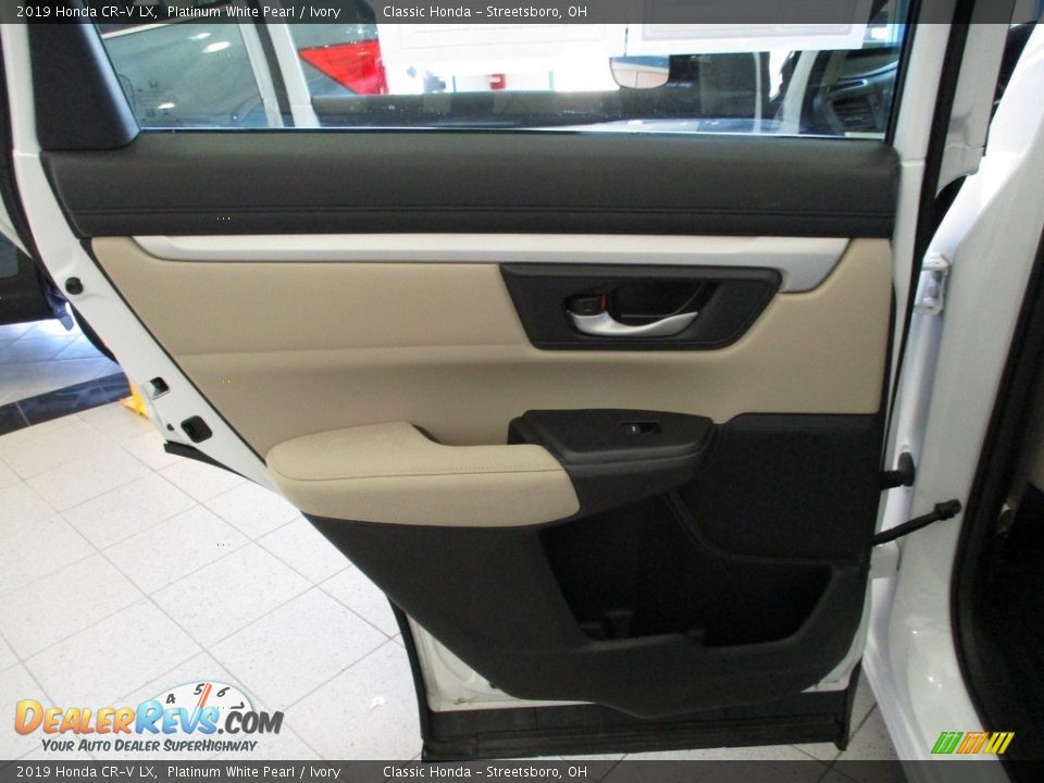 2019 Honda CR-V LX Platinum White Pearl / Ivory Photo #22