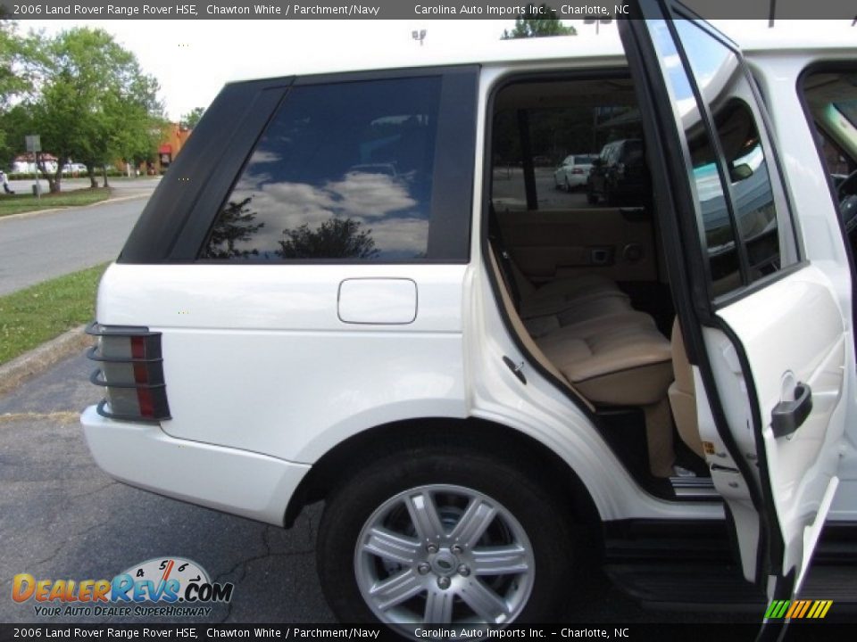 2006 Land Rover Range Rover HSE Chawton White / Parchment/Navy Photo #25