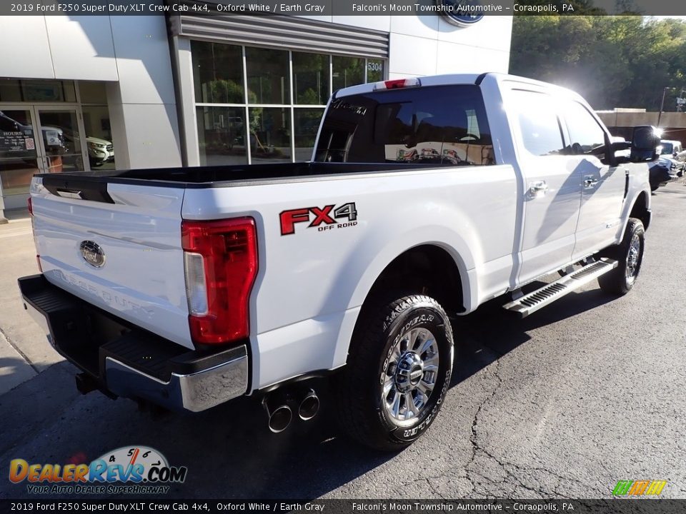 2019 Ford F250 Super Duty XLT Crew Cab 4x4 Oxford White / Earth Gray Photo #2