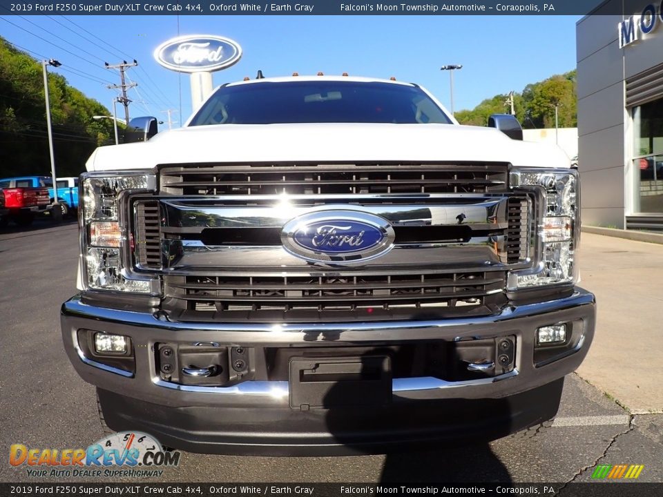 2019 Ford F250 Super Duty XLT Crew Cab 4x4 Oxford White / Earth Gray Photo #8