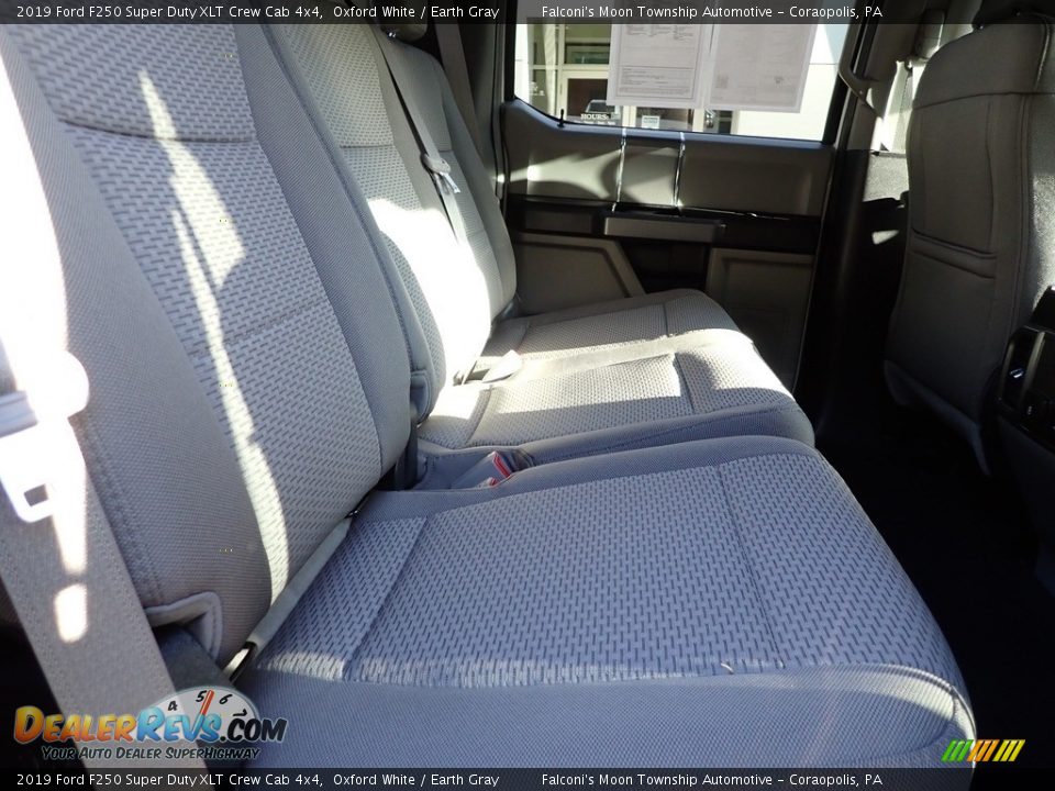 2019 Ford F250 Super Duty XLT Crew Cab 4x4 Oxford White / Earth Gray Photo #15