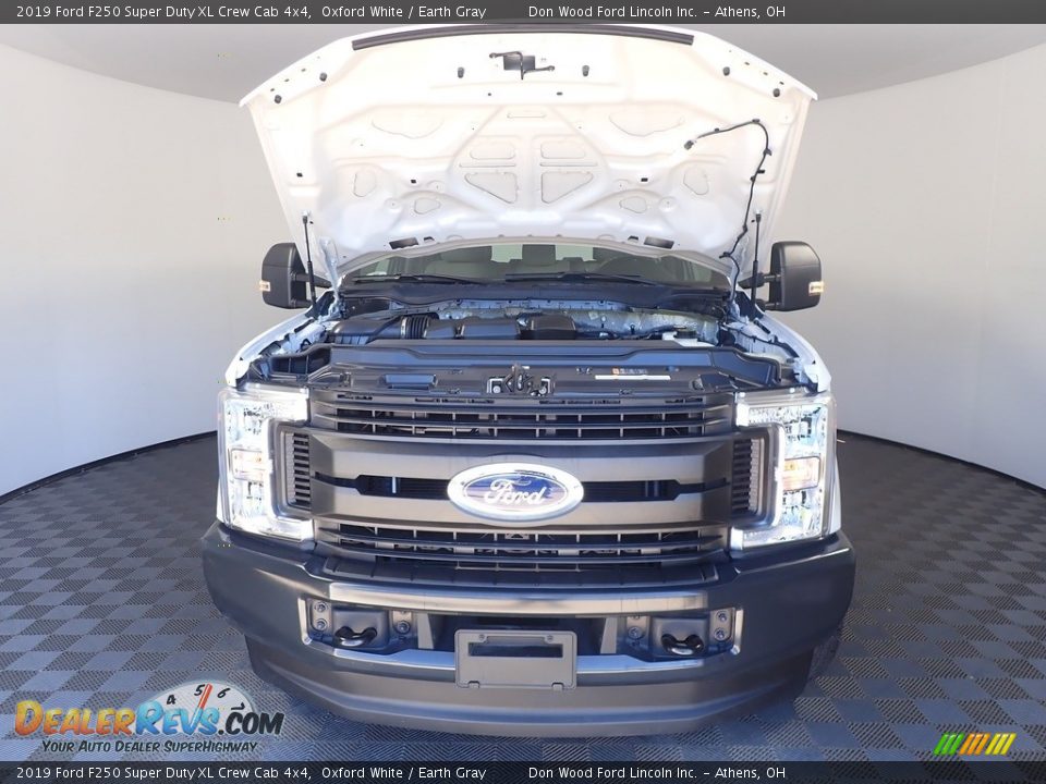 2019 Ford F250 Super Duty XL Crew Cab 4x4 Oxford White / Earth Gray Photo #6