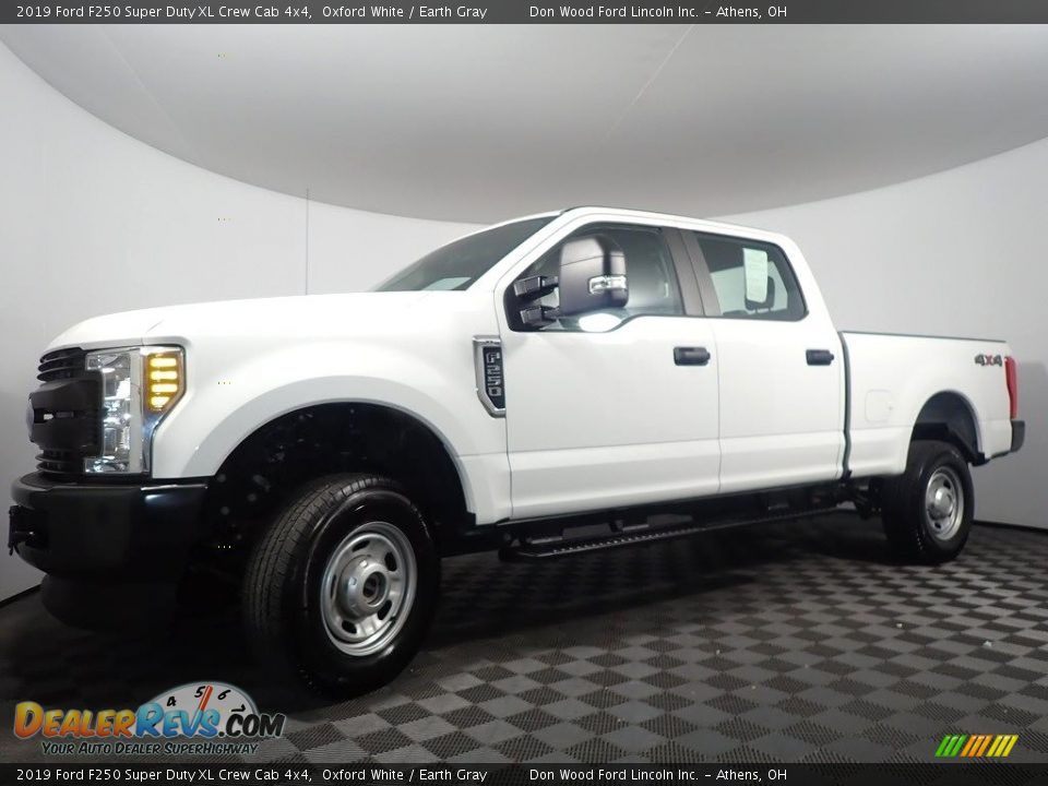 2019 Ford F250 Super Duty XL Crew Cab 4x4 Oxford White / Earth Gray Photo #8