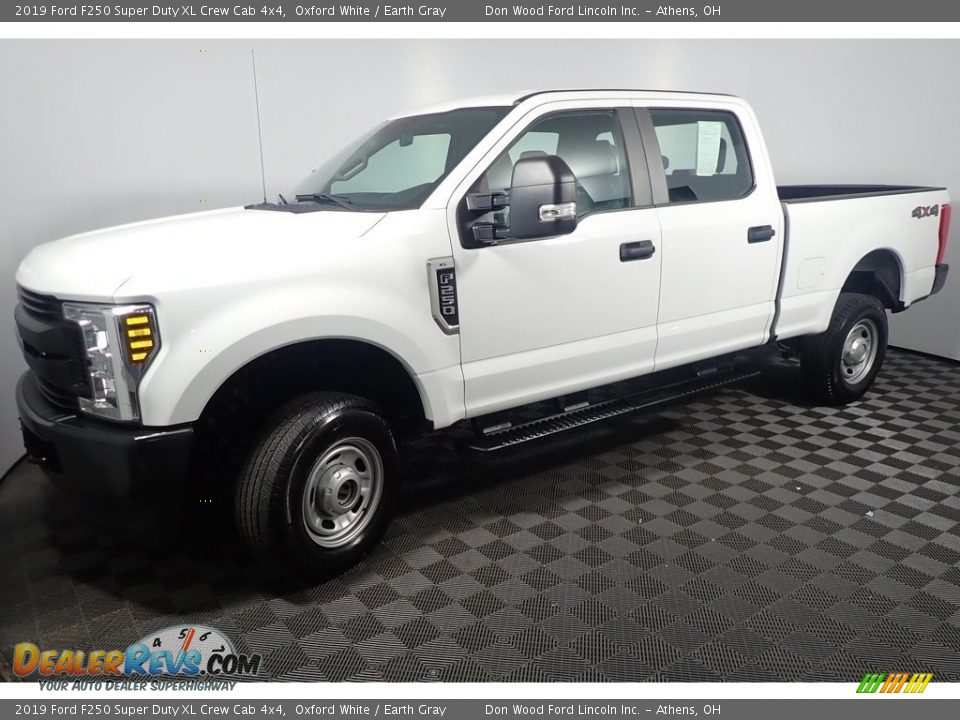 2019 Ford F250 Super Duty XL Crew Cab 4x4 Oxford White / Earth Gray Photo #9