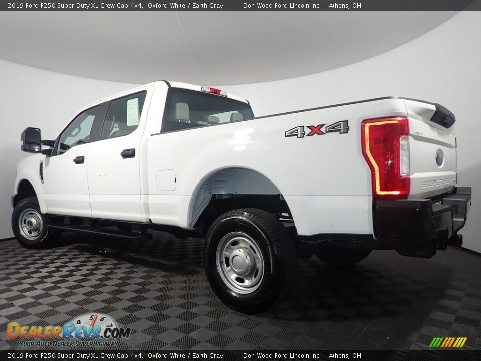 2019 Ford F250 Super Duty XL Crew Cab 4x4 Oxford White / Earth Gray Photo #11