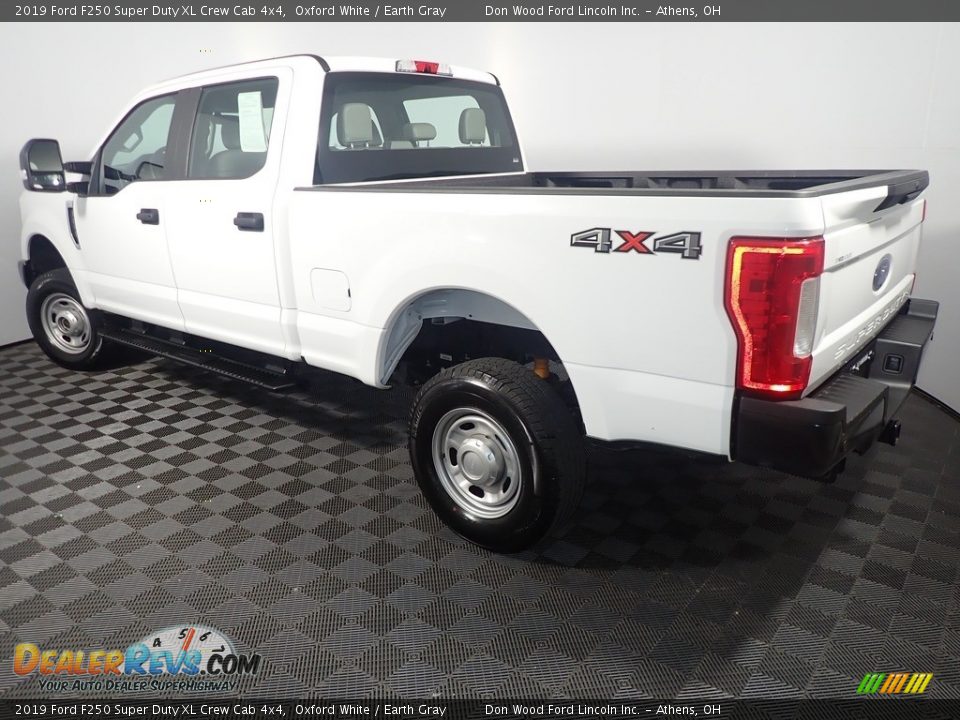 2019 Ford F250 Super Duty XL Crew Cab 4x4 Oxford White / Earth Gray Photo #12