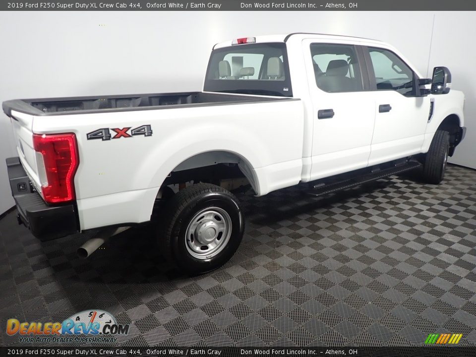 2019 Ford F250 Super Duty XL Crew Cab 4x4 Oxford White / Earth Gray Photo #16