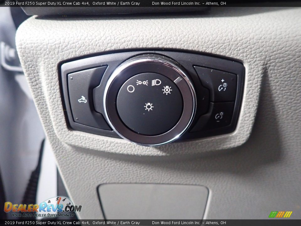2019 Ford F250 Super Duty XL Crew Cab 4x4 Oxford White / Earth Gray Photo #31