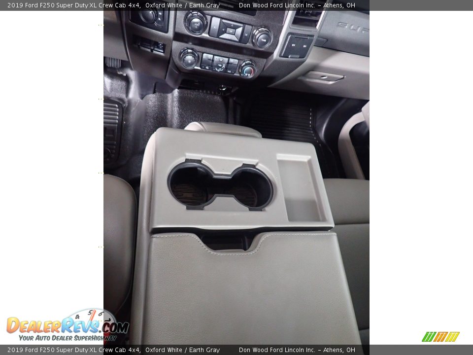 2019 Ford F250 Super Duty XL Crew Cab 4x4 Oxford White / Earth Gray Photo #33