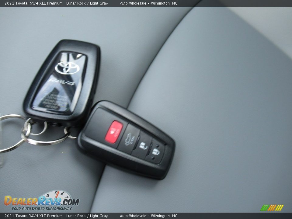 2021 Toyota RAV4 XLE Premium Lunar Rock / Light Gray Photo #20