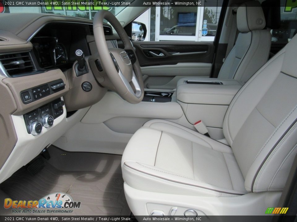 Front Seat of 2021 GMC Yukon Denali 4WD Photo #10