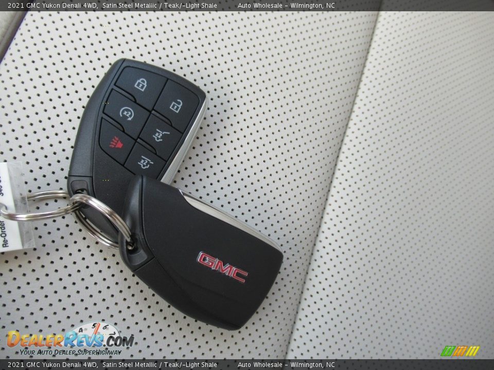 Keys of 2021 GMC Yukon Denali 4WD Photo #20