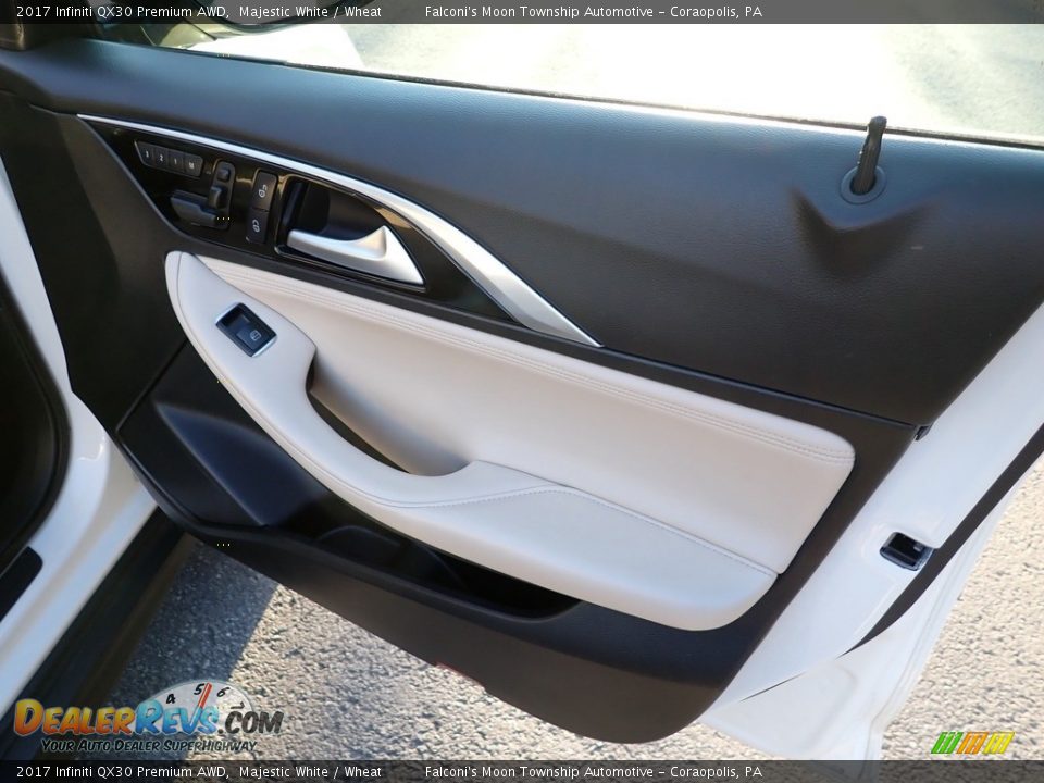 Door Panel of 2017 Infiniti QX30 Premium AWD Photo #14
