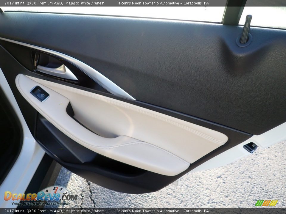 Door Panel of 2017 Infiniti QX30 Premium AWD Photo #16