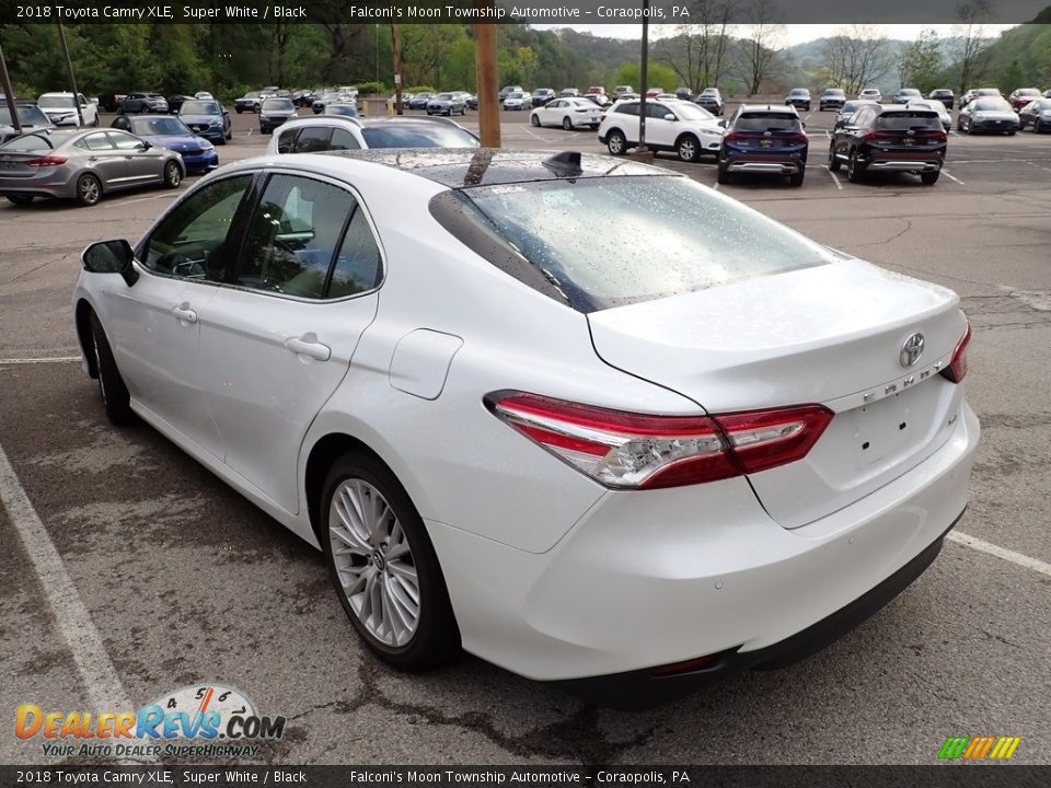 2018 Toyota Camry XLE Super White / Black Photo #2