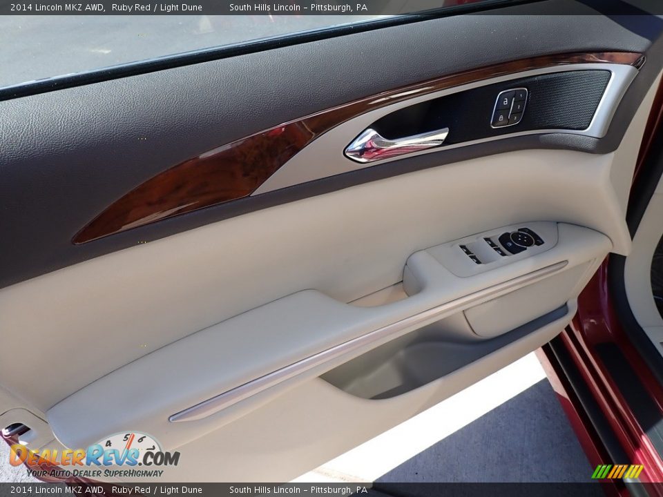 Door Panel of 2014 Lincoln MKZ AWD Photo #18