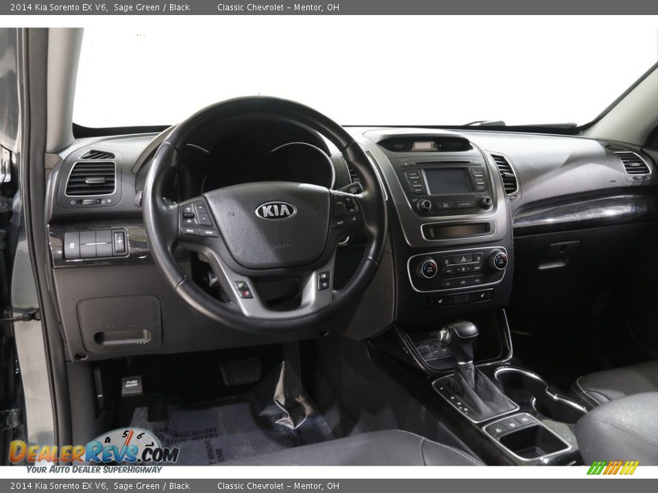 Dashboard of 2014 Kia Sorento EX V6 Photo #6