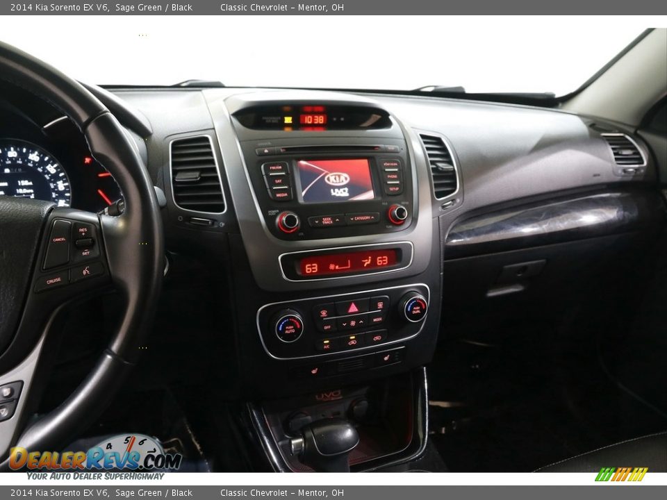 Dashboard of 2014 Kia Sorento EX V6 Photo #9