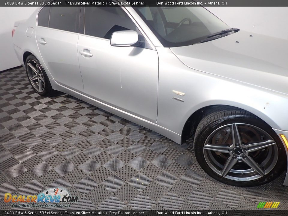 2009 BMW 5 Series 535xi Sedan Titanium Silver Metallic / Grey Dakota Leather Photo #5
