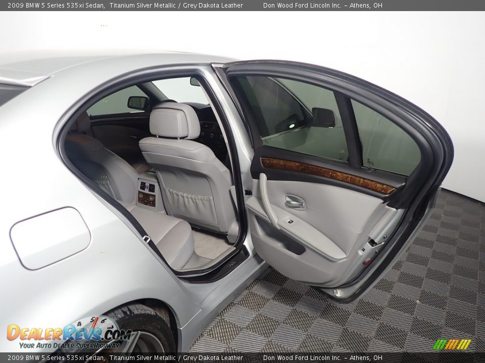2009 BMW 5 Series 535xi Sedan Titanium Silver Metallic / Grey Dakota Leather Photo #36