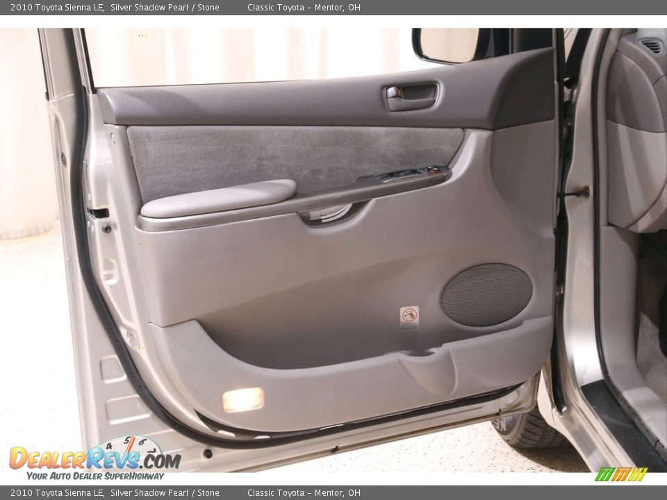 2010 Toyota Sienna LE Silver Shadow Pearl / Stone Photo #4