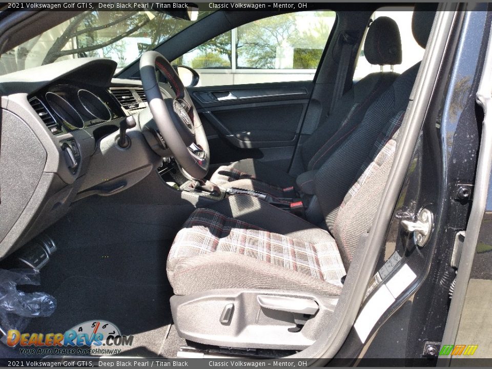 Front Seat of 2021 Volkswagen Golf GTI S Photo #4