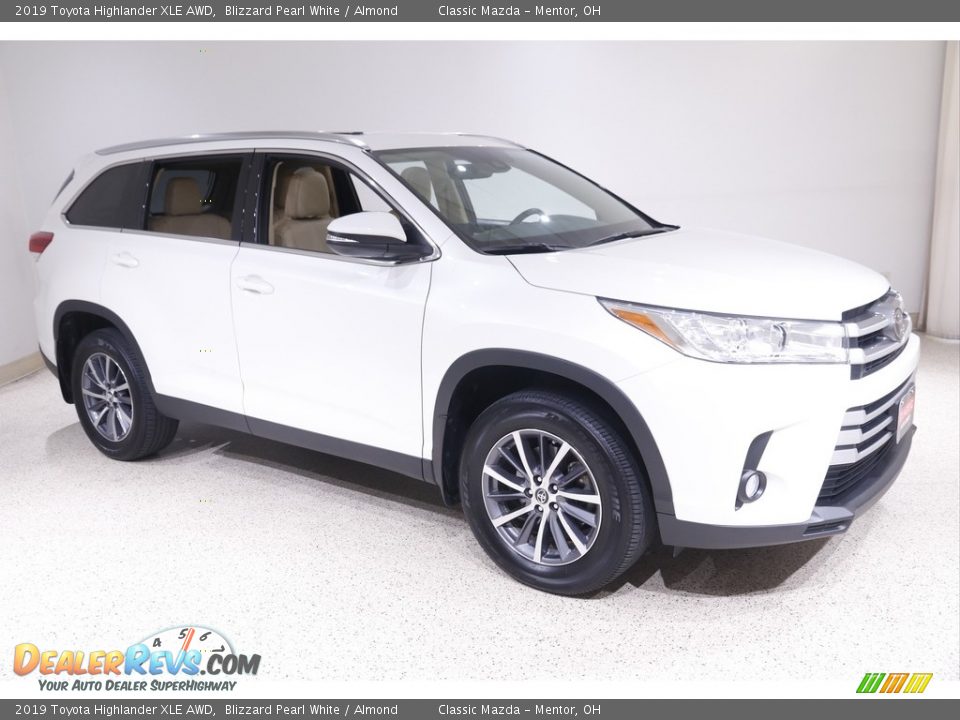 2019 Toyota Highlander XLE AWD Blizzard Pearl White / Almond Photo #1