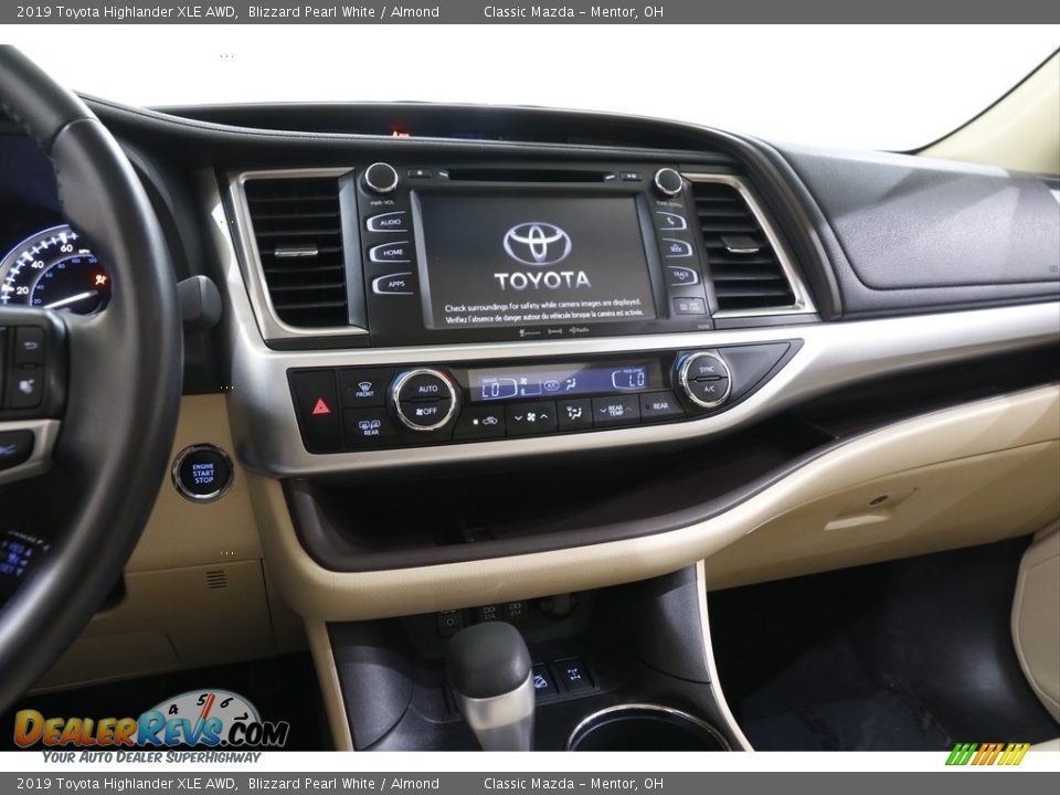 2019 Toyota Highlander XLE AWD Blizzard Pearl White / Almond Photo #9
