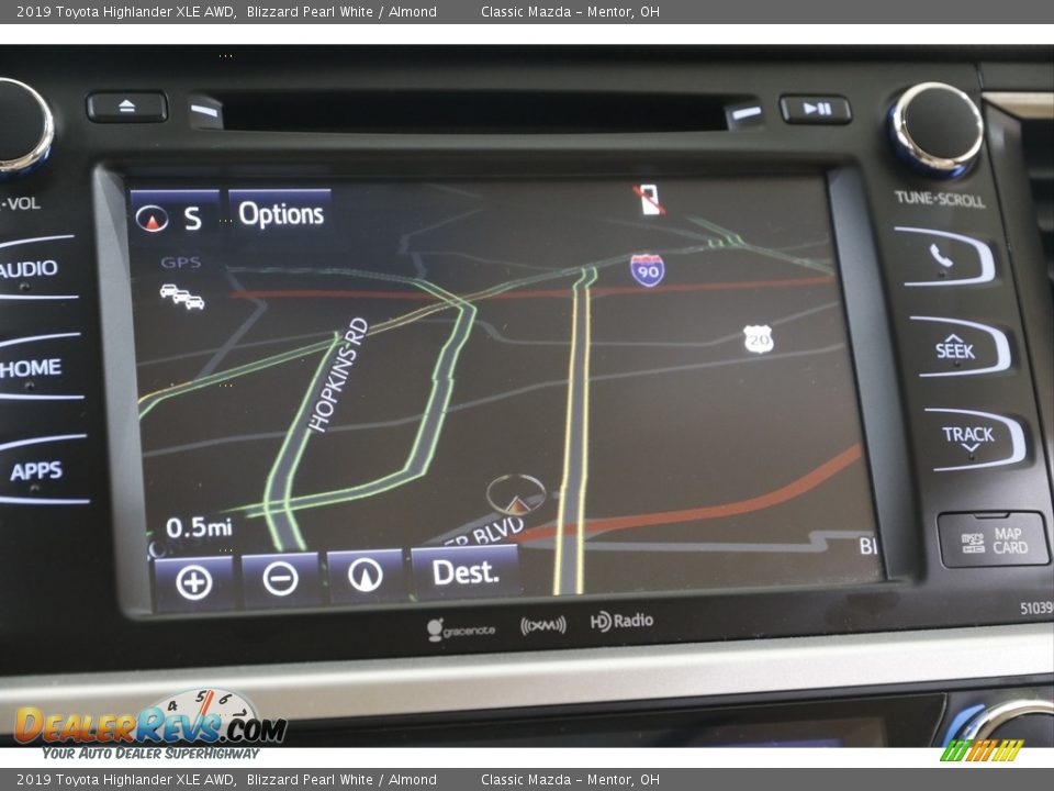 2019 Toyota Highlander XLE AWD Blizzard Pearl White / Almond Photo #11