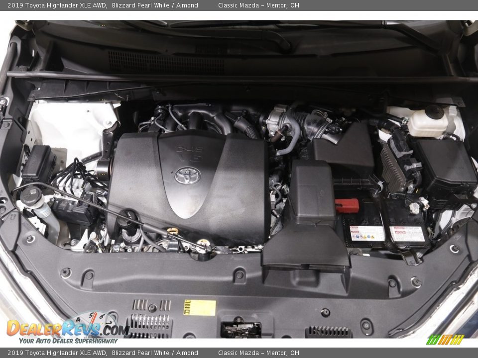 2019 Toyota Highlander XLE AWD Blizzard Pearl White / Almond Photo #19