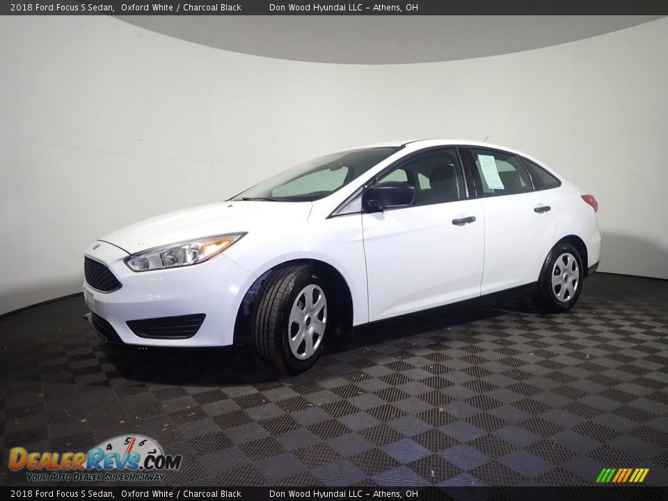 2018 Ford Focus S Sedan Oxford White / Charcoal Black Photo #8