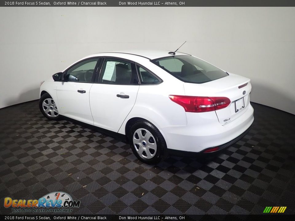 2018 Ford Focus S Sedan Oxford White / Charcoal Black Photo #12