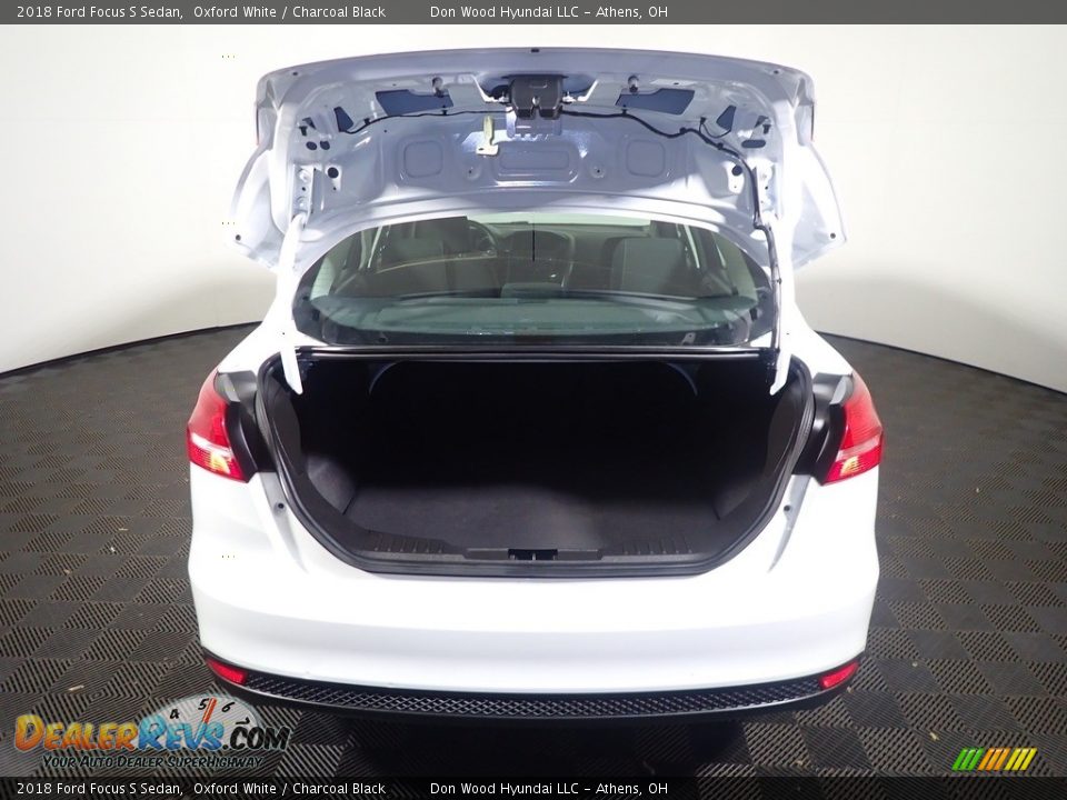 2018 Ford Focus S Sedan Oxford White / Charcoal Black Photo #14