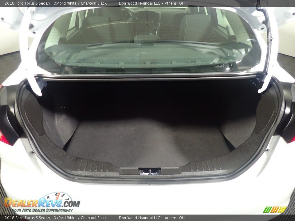 2018 Ford Focus S Sedan Oxford White / Charcoal Black Photo #15