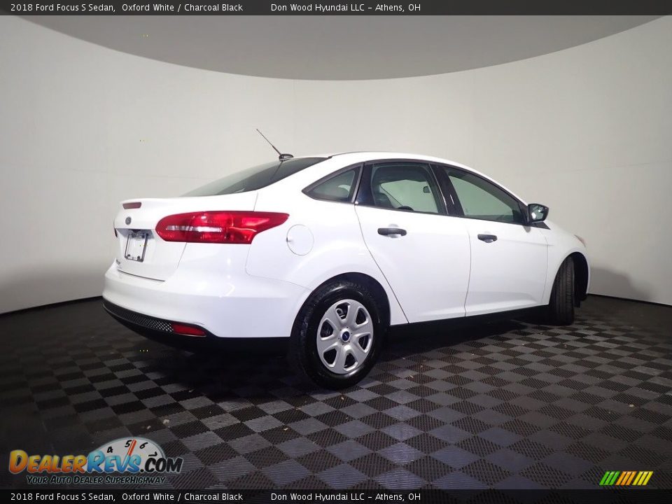 2018 Ford Focus S Sedan Oxford White / Charcoal Black Photo #16