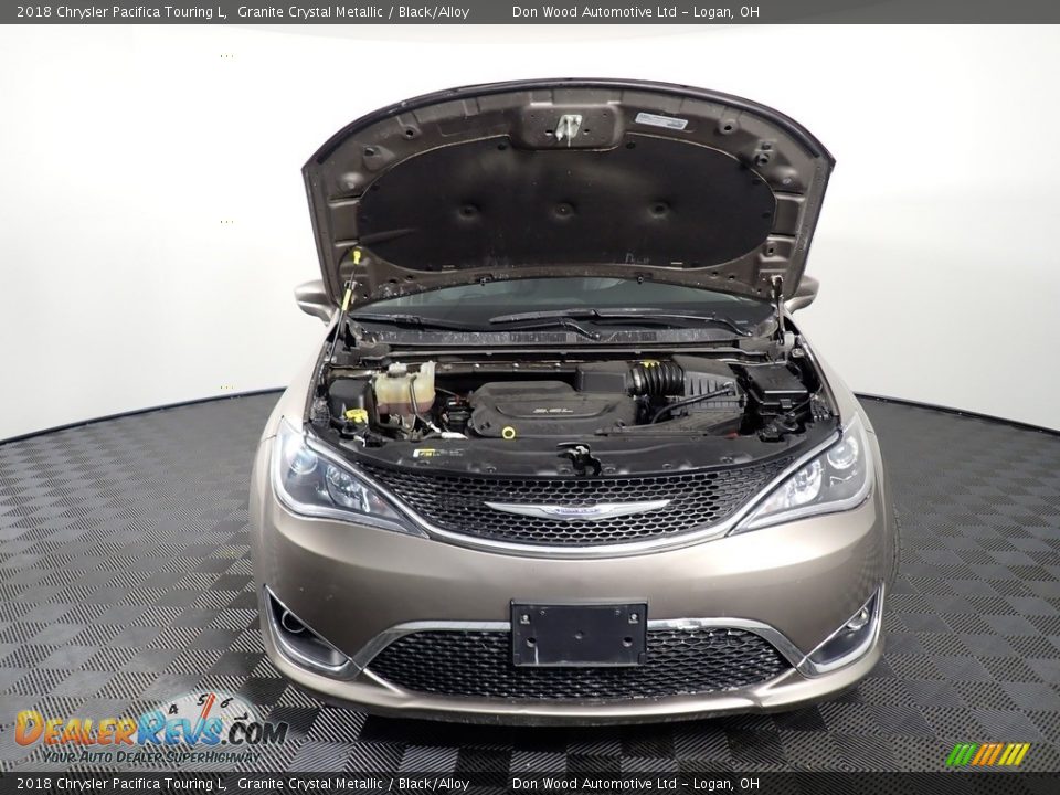 2018 Chrysler Pacifica Touring L Granite Crystal Metallic / Black/Alloy Photo #7