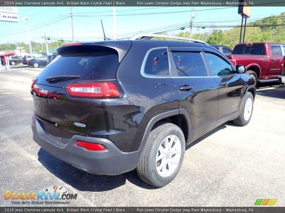 2016 Jeep Cherokee Latitude 4x4 Brilliant Black Crystal Pearl / Black Photo #5