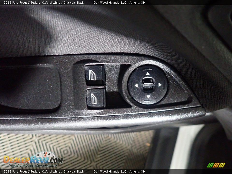 2018 Ford Focus S Sedan Oxford White / Charcoal Black Photo #21