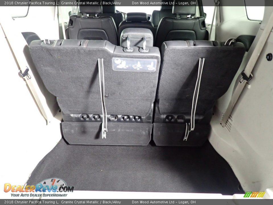2018 Chrysler Pacifica Touring L Granite Crystal Metallic / Black/Alloy Photo #15