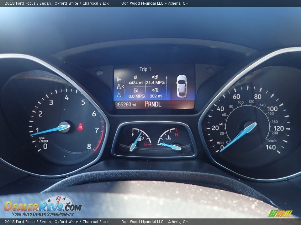 2018 Ford Focus S Sedan Oxford White / Charcoal Black Photo #28