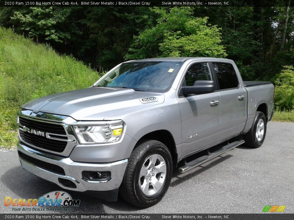 Front 3/4 View of 2020 Ram 1500 Big Horn Crew Cab 4x4 Photo #3
