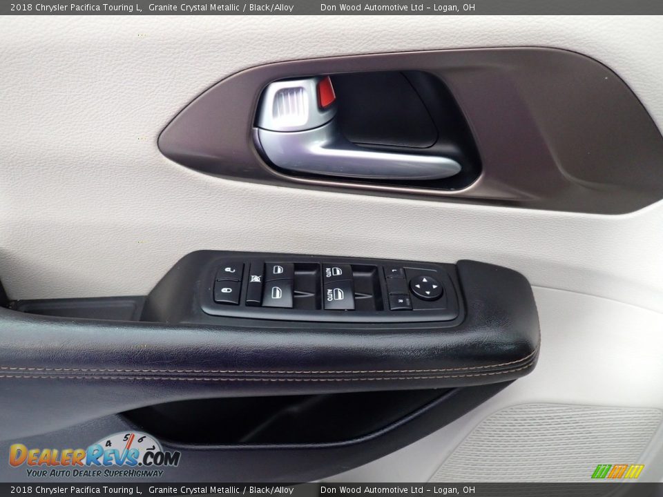 2018 Chrysler Pacifica Touring L Granite Crystal Metallic / Black/Alloy Photo #22
