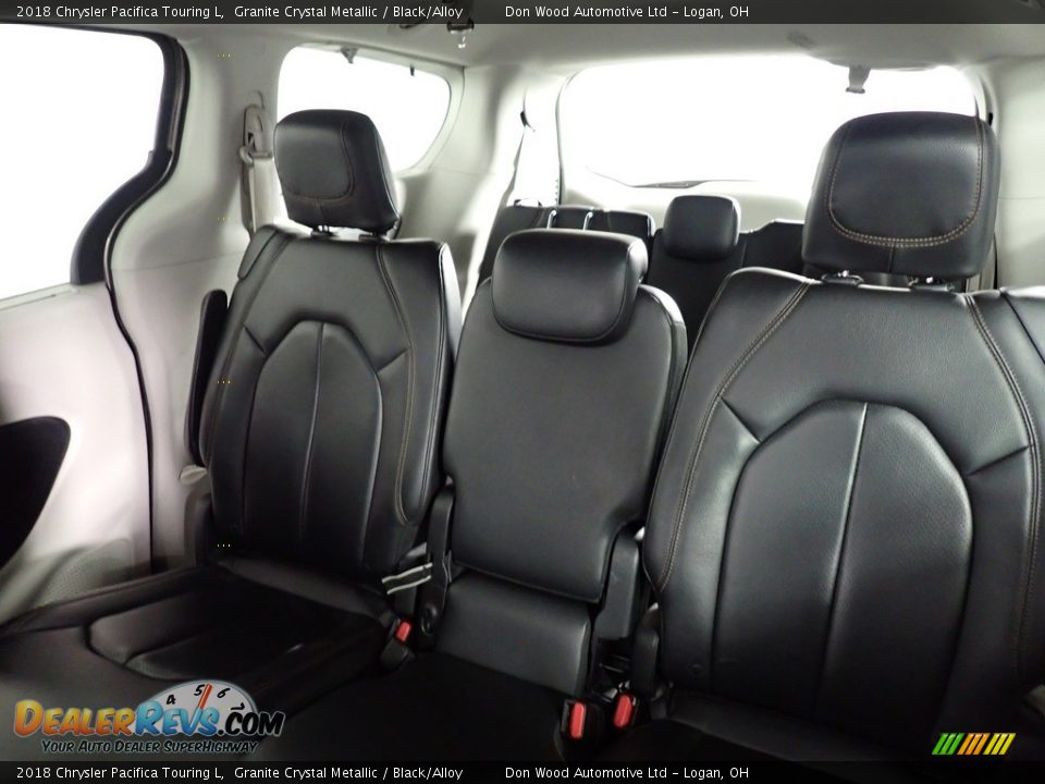 2018 Chrysler Pacifica Touring L Granite Crystal Metallic / Black/Alloy Photo #26