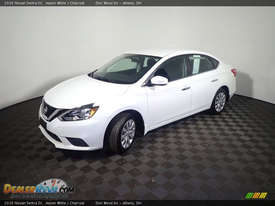 2016 Nissan Sentra SV Aspen White / Charcoal Photo #8