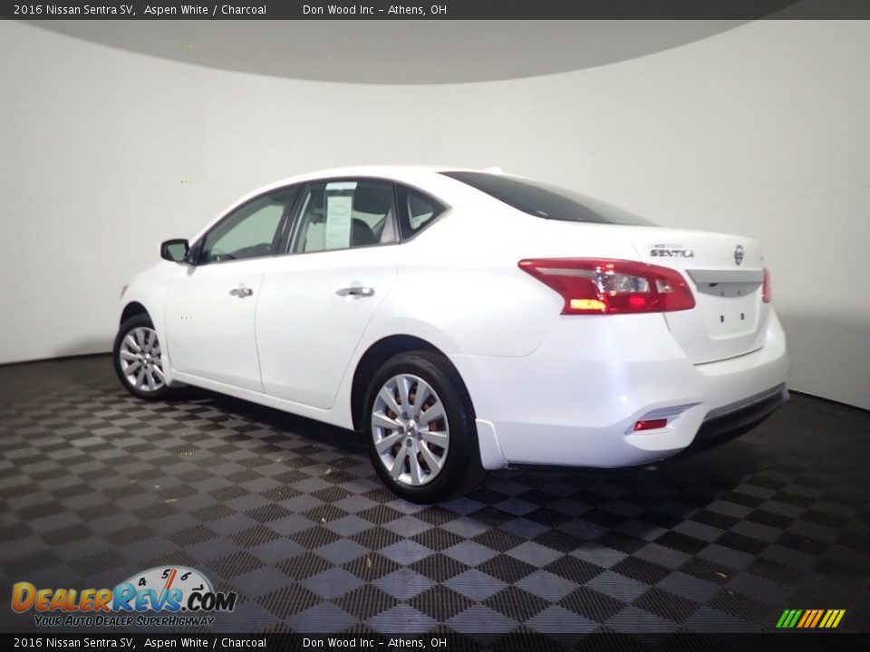 2016 Nissan Sentra SV Aspen White / Charcoal Photo #10