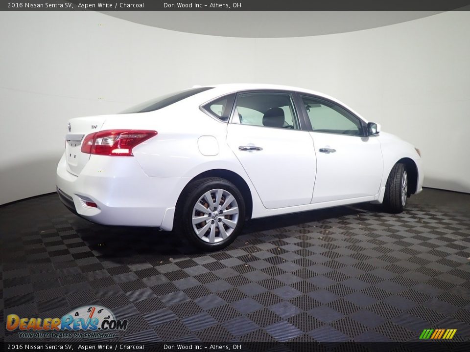 2016 Nissan Sentra SV Aspen White / Charcoal Photo #15