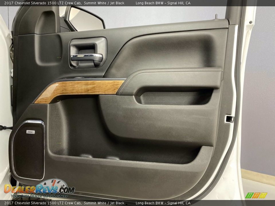 Door Panel of 2017 Chevrolet Silverado 1500 LTZ Crew Cab Photo #28